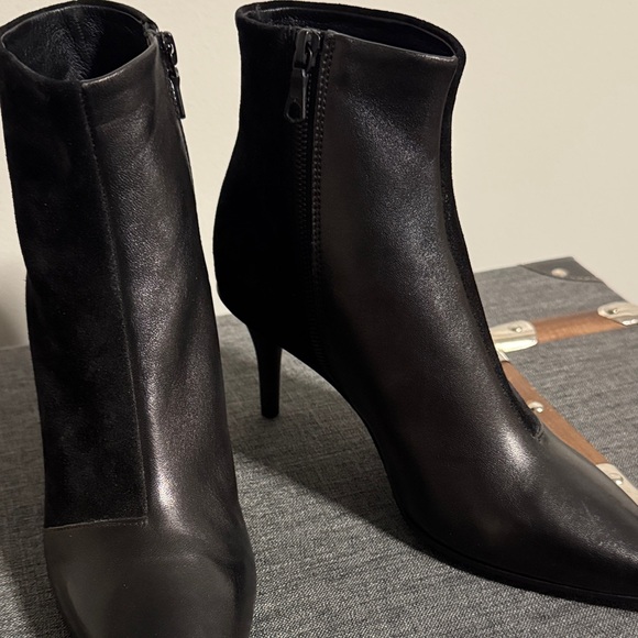 Authentic Rag & Bone Black Ankle Boots - Picture 3 of 12